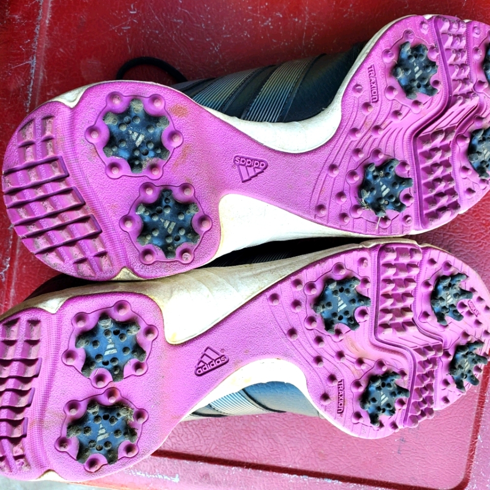 Golf shoes